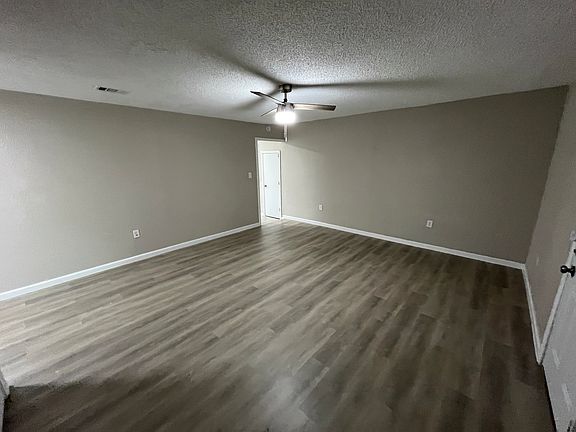 2nd image of 625 Chandler Dr