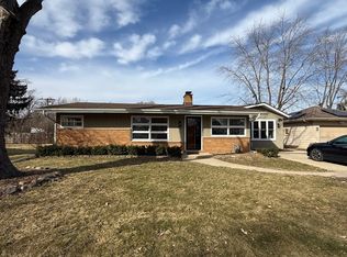 1916 Niva Ct, Waukegan, IL 60087