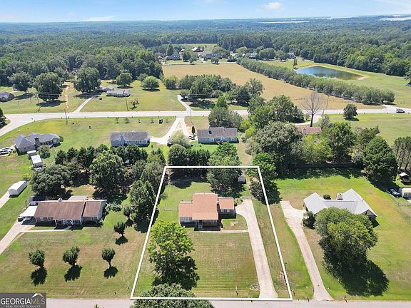 4th image of 105 Overlook Dr