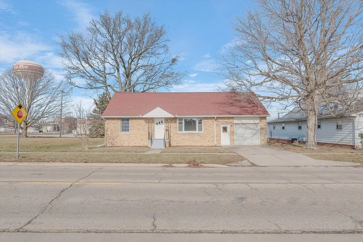 306 E Cedar St photo 1
