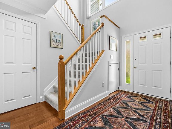 3rd image of 1012 Auckland Way