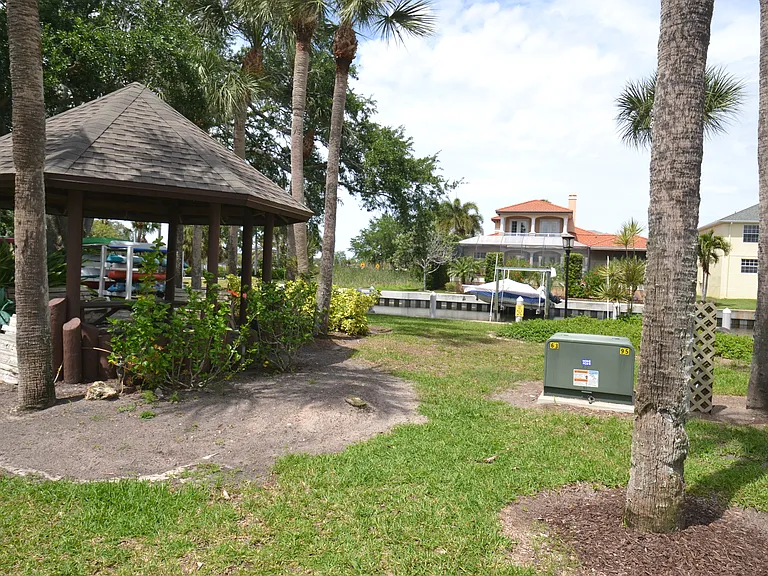 329 Moorings Cove Dr — Photo 44