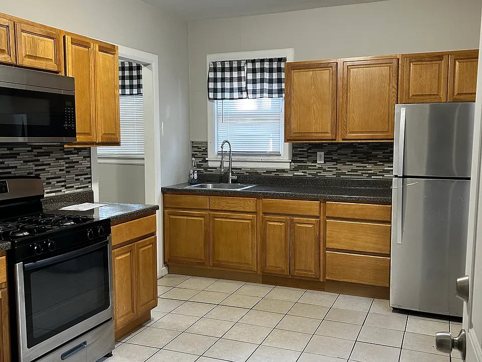 334 Sherman Ave #1