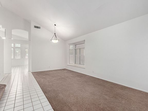 5th image of 2412 Shady Vista Dr