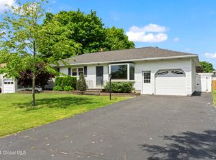 29 Crisafulli Dr, Albany, NY 12205