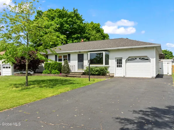 29 Crisafulli Drive, Colonie, NY 12205