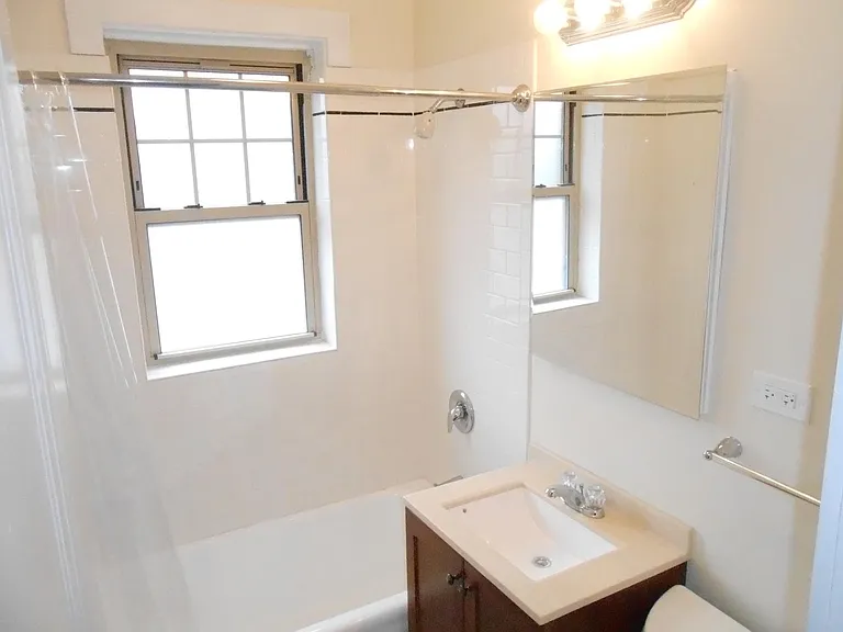 914 Crain St #1 — Photo 7