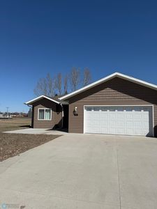 101 Dakota Dr, Hankinson, ND, 58041