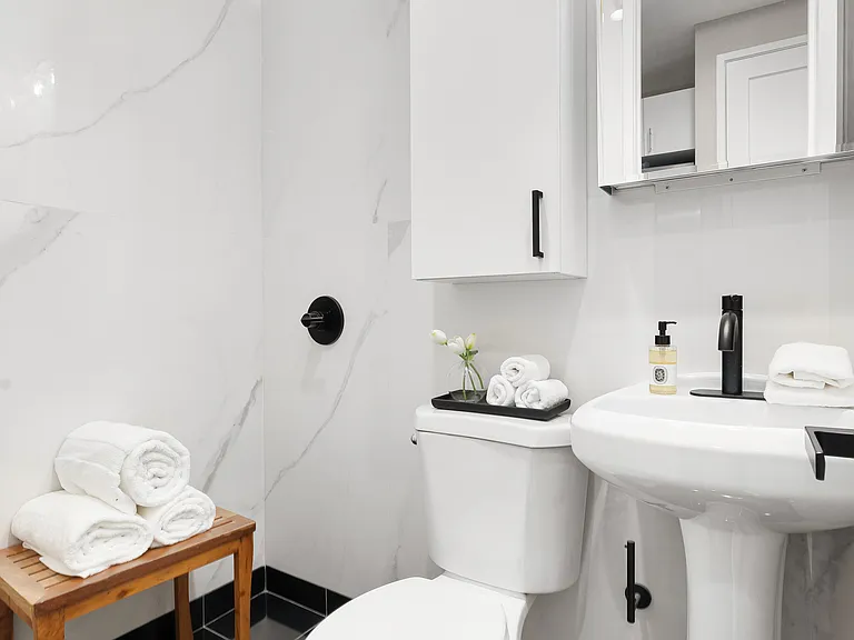 176 Stanton St #1C — Photo 11
