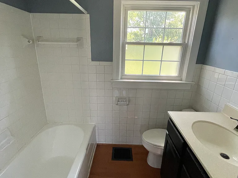 1252 Bourbon Ave — Photo 17