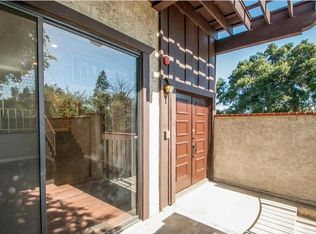 17824 Killion St #G, Encino, CA 91316