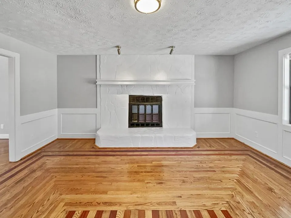1180 Fieldgate Rd