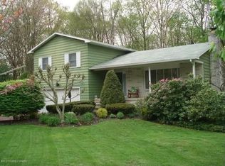 16 Karen Dr, Mountain Top, PA 18707