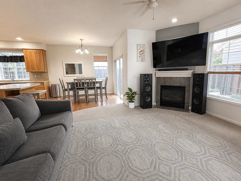 2228 SE Decade Ct — Photo 9
