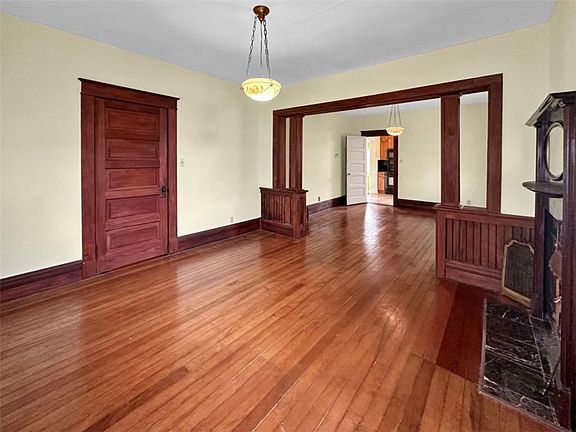4th image of 636 Dolhonde St
