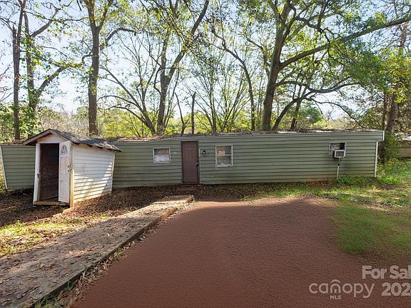 2nd image of 610 Elizabeth Ln