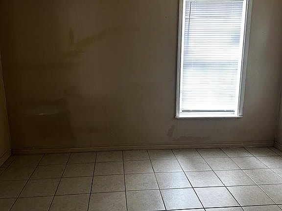 2nd image of 649 E Caston St