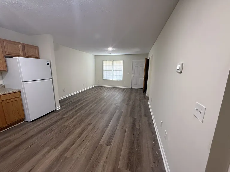 534 W Vista St — Photo 9