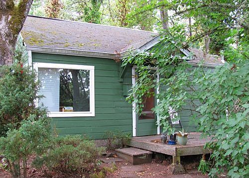 Cottage in Wooded Setting