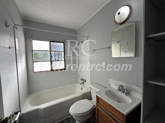 4th image of 503 Plum St