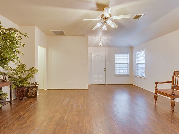 5th image of 4023 Houston Dr