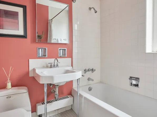 179 East 70th Street 11A image 13 of 14