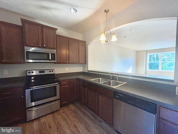 2nd image of 6 Molly Dr