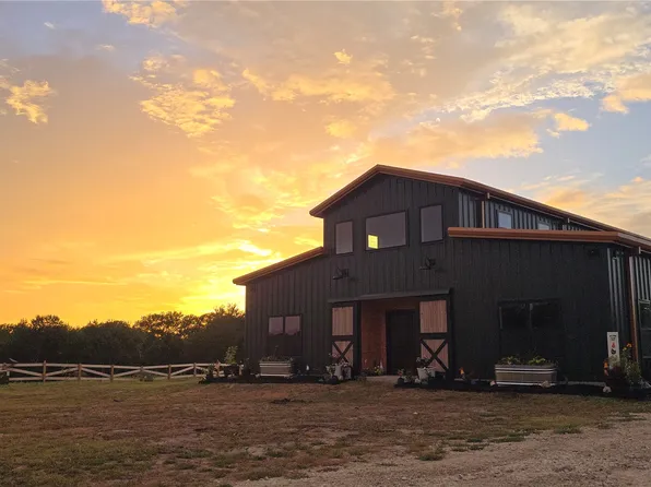 9924 NW County Road 2221, Barry, TX 75102