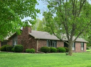 303 Reavley Dr, Lamar, MO 64759