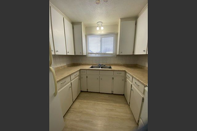 2nd image of 364 4th Ave