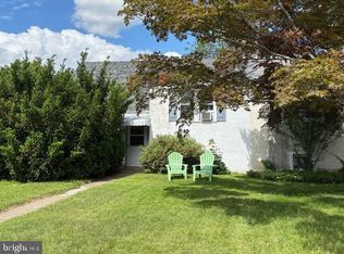 8725 Lykens Ln, Philadelphia, PA 19128