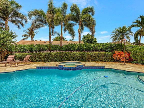 4th image of 2877 Biarritz Drive