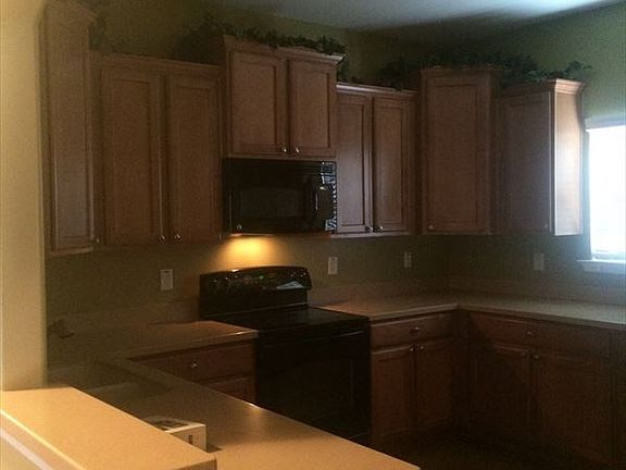 3rd image of 614 Summerville Way