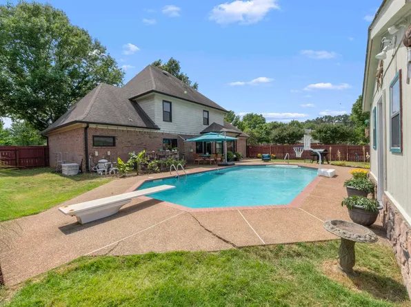 434 Bowling Brook Dr, Collierville, TN 38017
