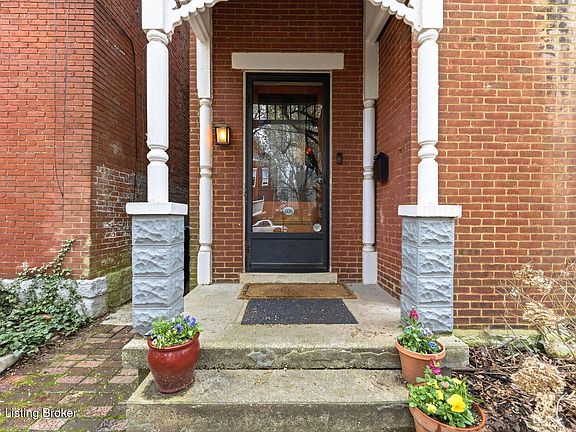 2nd image of 806 E Washington St