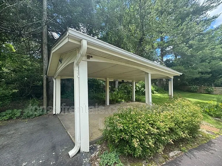 900 Hebron Rd — Photo 30