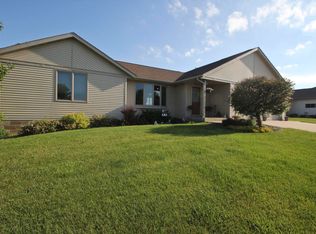 1129 Golfers Ct SE, Rochester, MN 55904
