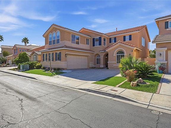 3rd image of 299 Queen Creek Cir