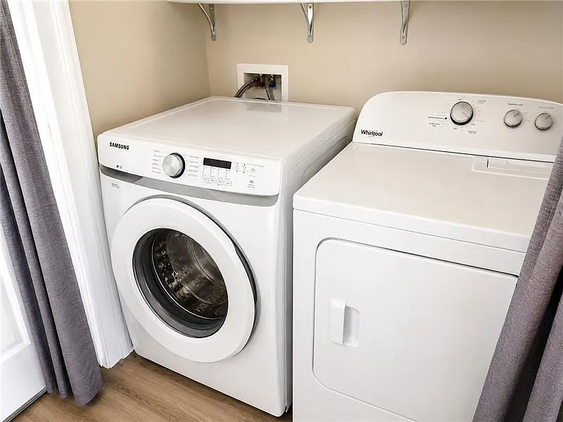 2 bed, 913 sqft, $1,700 — Photo 4