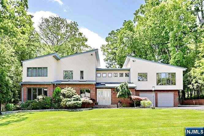 96 Wilson Ave