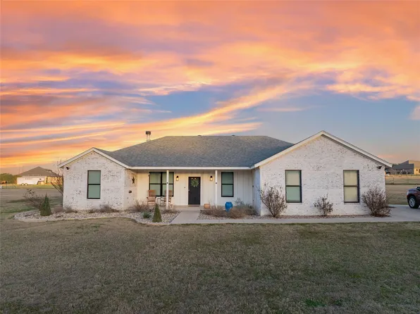 335 Brazos West Dr, Mineral Wells, TX 76067