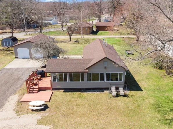 213 N Stewart St, Muskegon, MI 49442