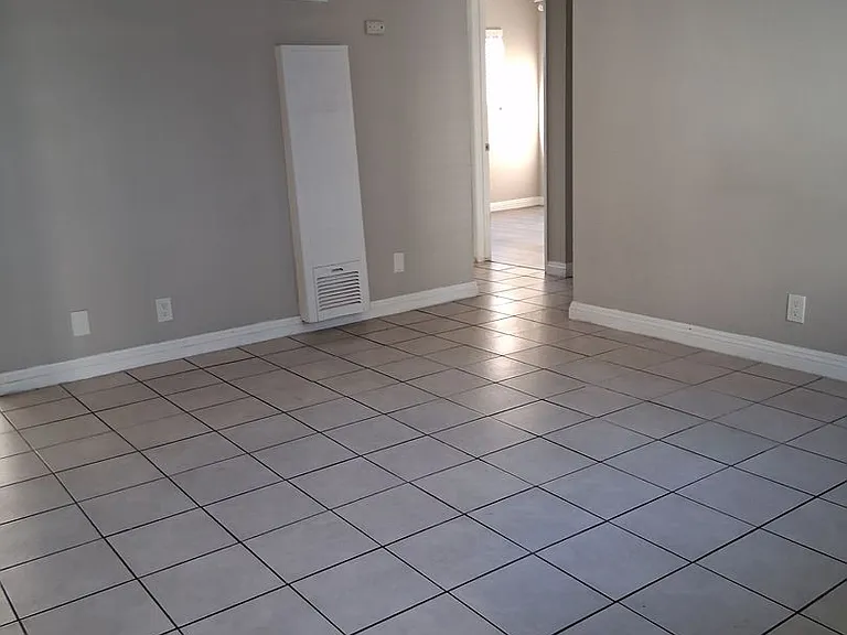 Renovated 2 Bedroom 1 Bathroom — Photo 11