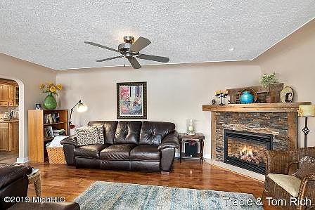 5th image of 10570 N Cordelia Ave