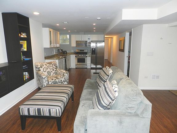 2nd image of 4942 N Wolcott Ave