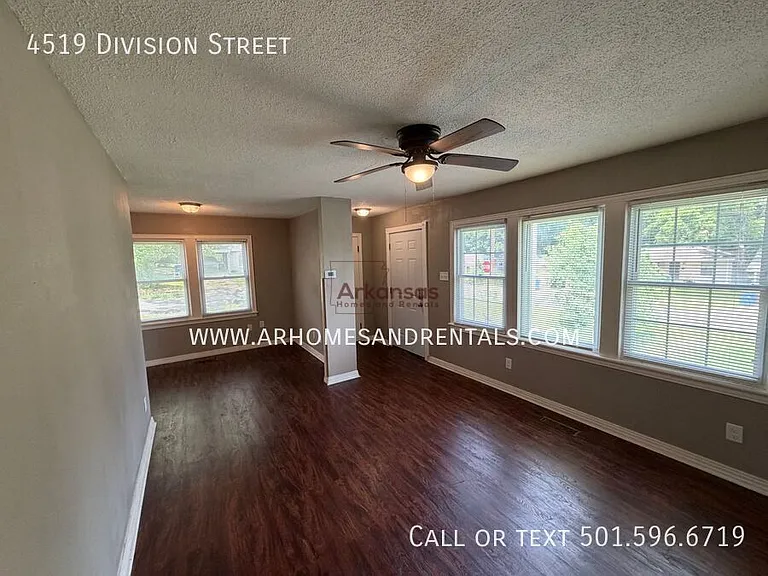 4519 Division St — Photo 2