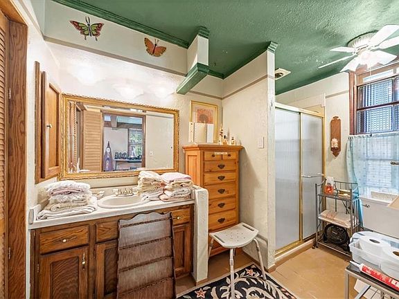 5th image of 8728 Grandview St