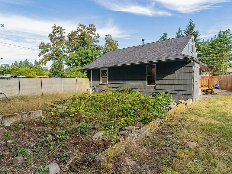 3601 Landau Ave NE — Photo 26