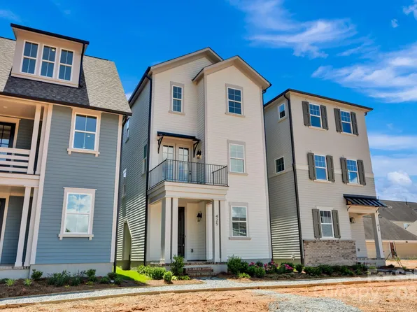 425 Delburg Mill Aly, Davidson, NC 28036