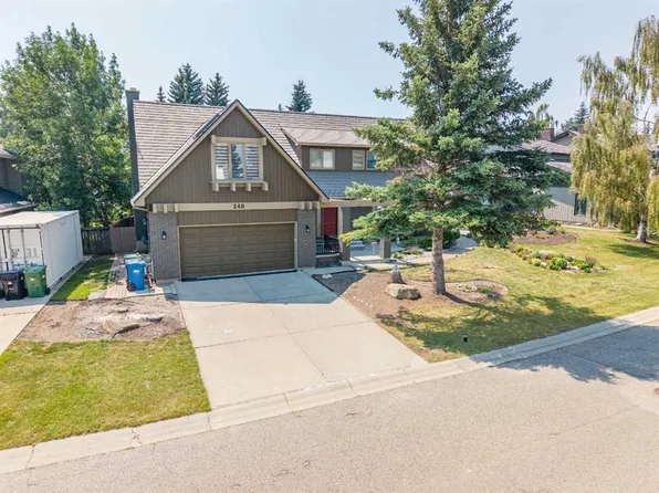 240 N Canterville Dr SW, Calgary, AB T2W 3X2